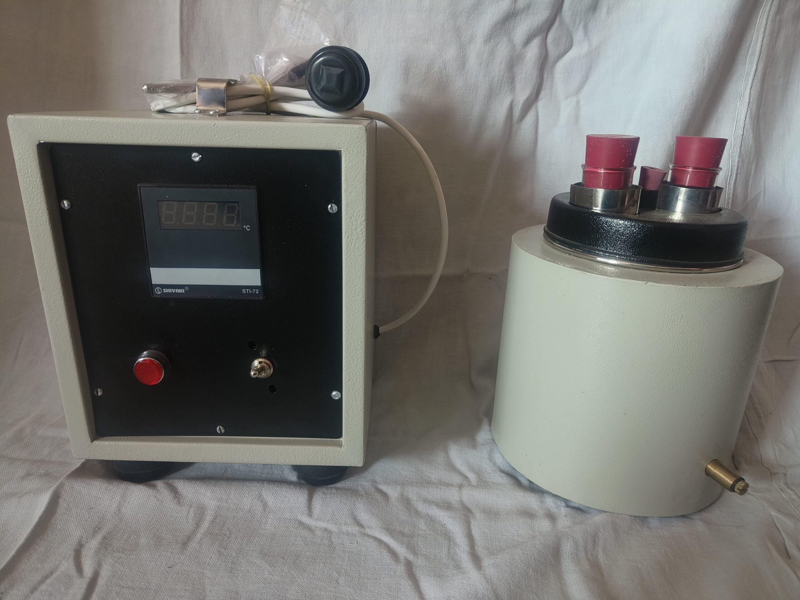 Cloud Pour Apparatus Digital